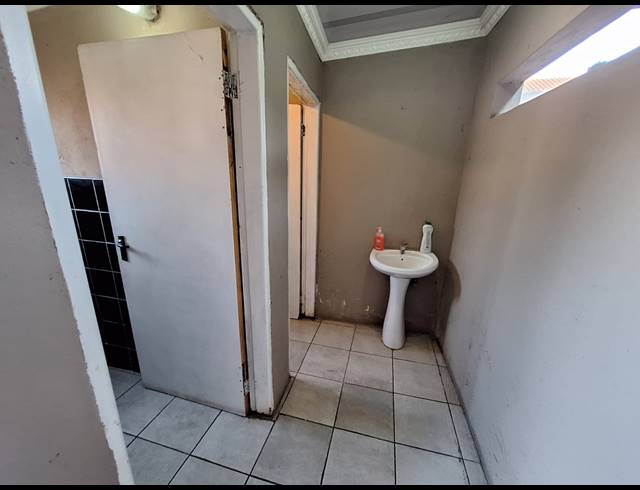 11 BEDROOM HOUSE FOR SALE IN VANDERBIJLPARK SE 7